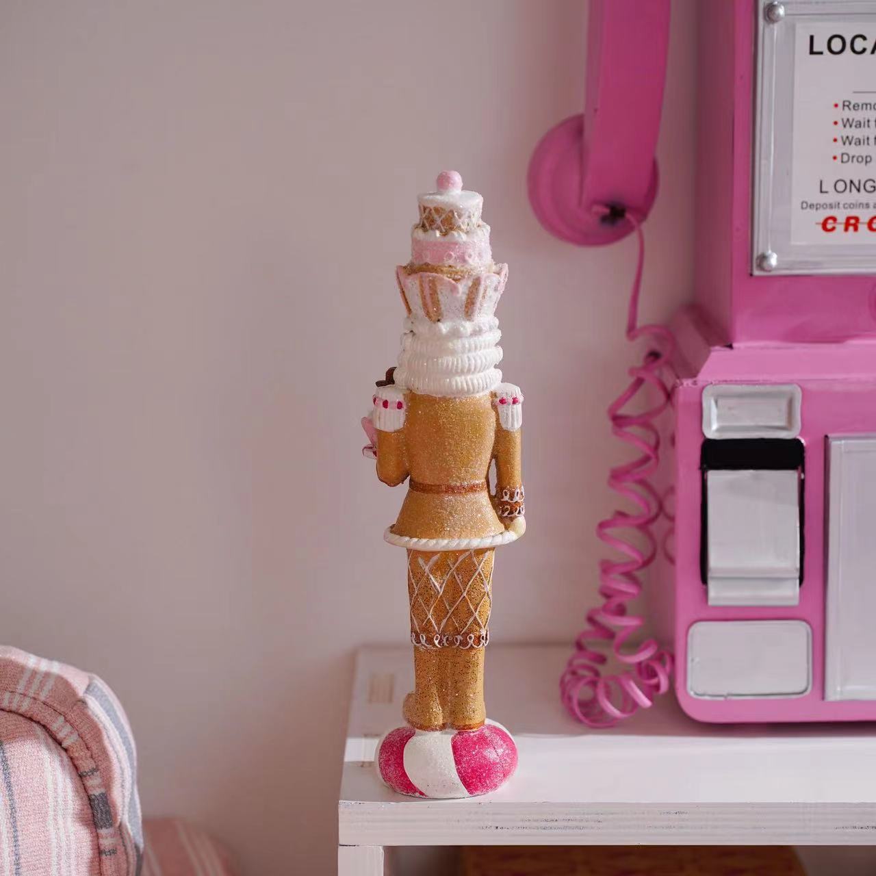 Nutcracker Figurine - ตุ๊กตาทหารนัทแครกเกอร์สีชมพูหวาน สไตล์ฝรั่งเศส ของตกแต่งสร้างสรรค์ ของประดับโต๊ะ ของตกแต่งห้อง ของขวัญตุ๊กตา