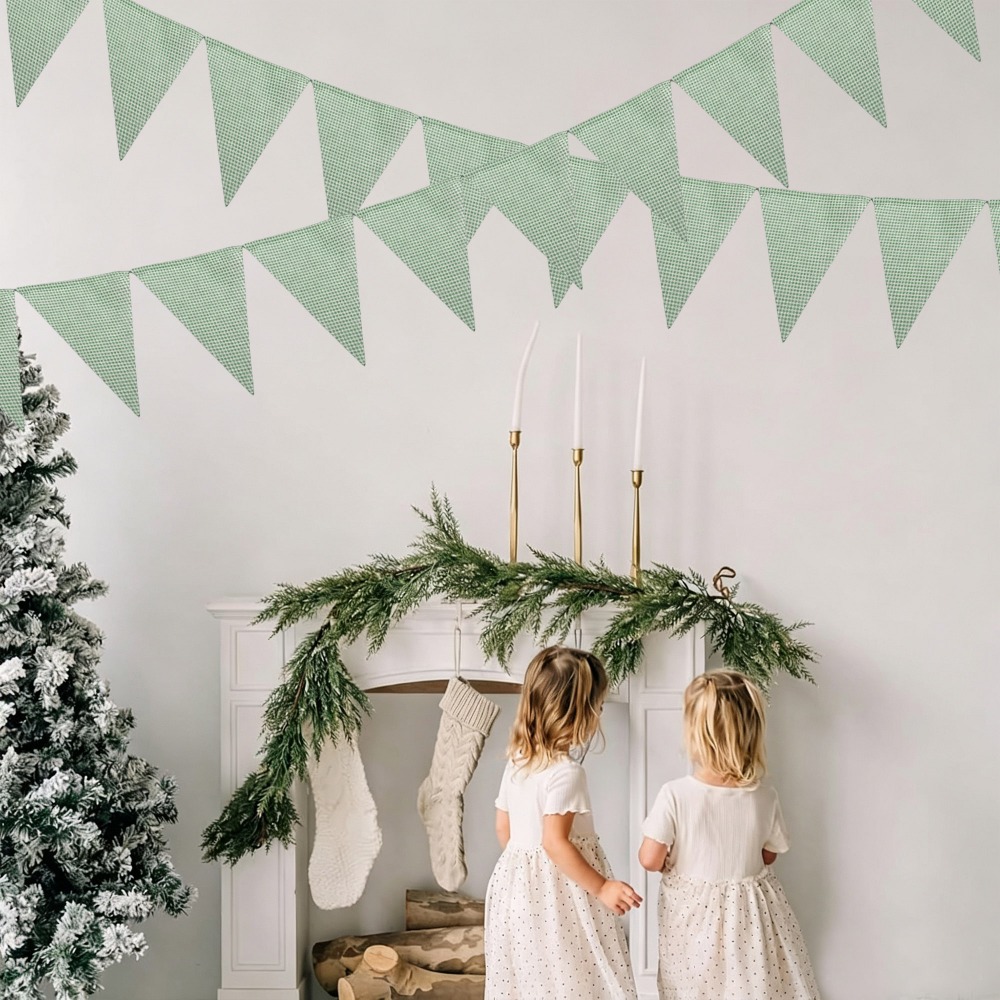 Christmas Throw Blanket - ธงสามเหลี่ยมลายสก็อตสีเขียวเซจสำหรับตกแต่งงานปาร์ตี้วันเกิด ธีมป่าชนบท งานเลี้ยงฉลองทารกแรกเกิด และงานคริสต์มาส